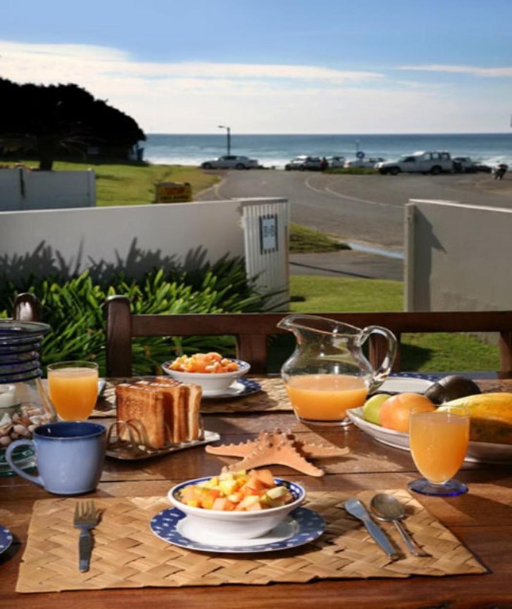 Breeze Inn Guesthouse Kiddʼs Beach Exteriör bild