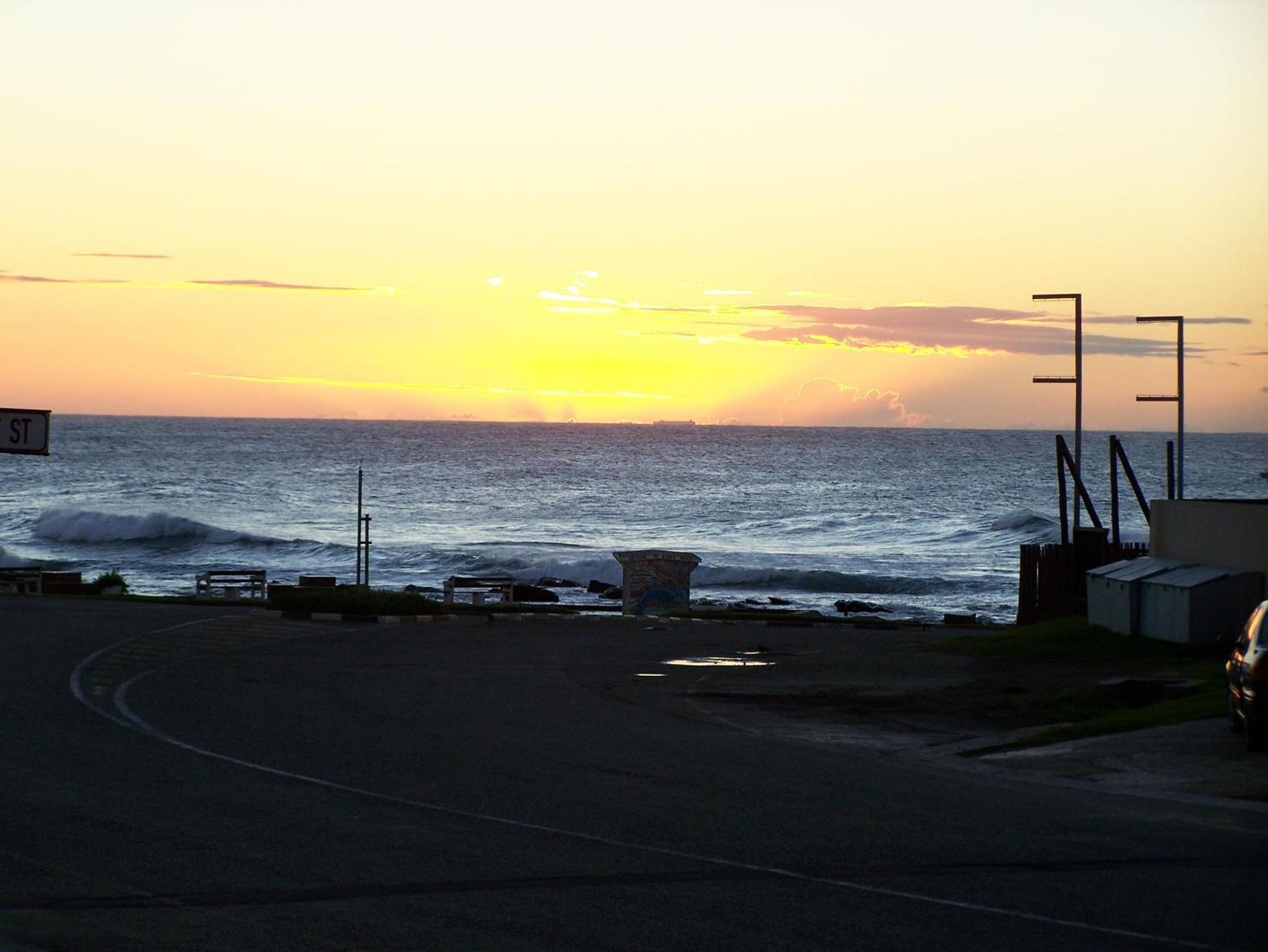 Breeze Inn Guesthouse Kiddʼs Beach Exteriör bild
