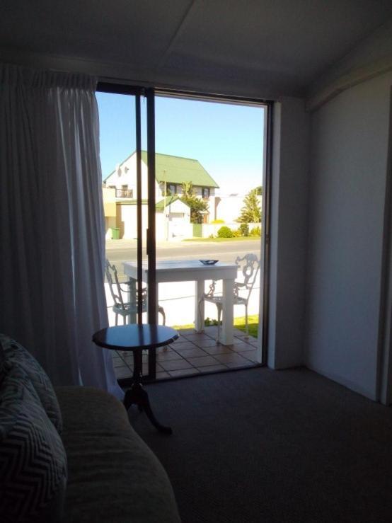 Breeze Inn Guesthouse Kiddʼs Beach Rum bild