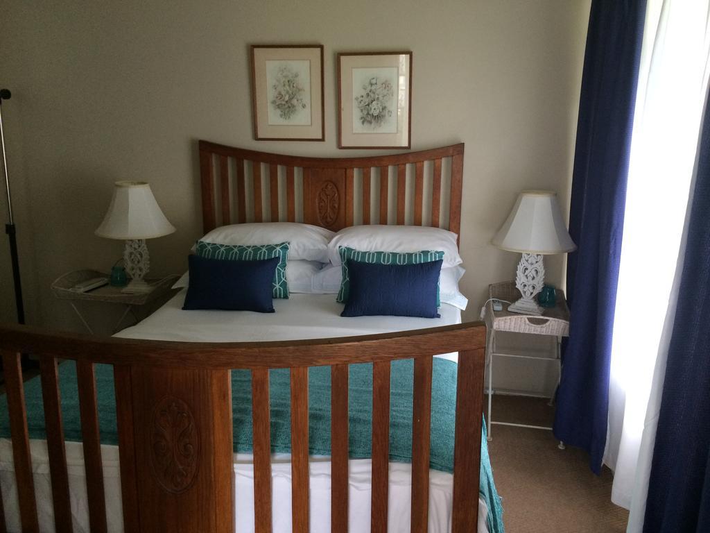 Breeze Inn Guesthouse Kiddʼs Beach Exteriör bild