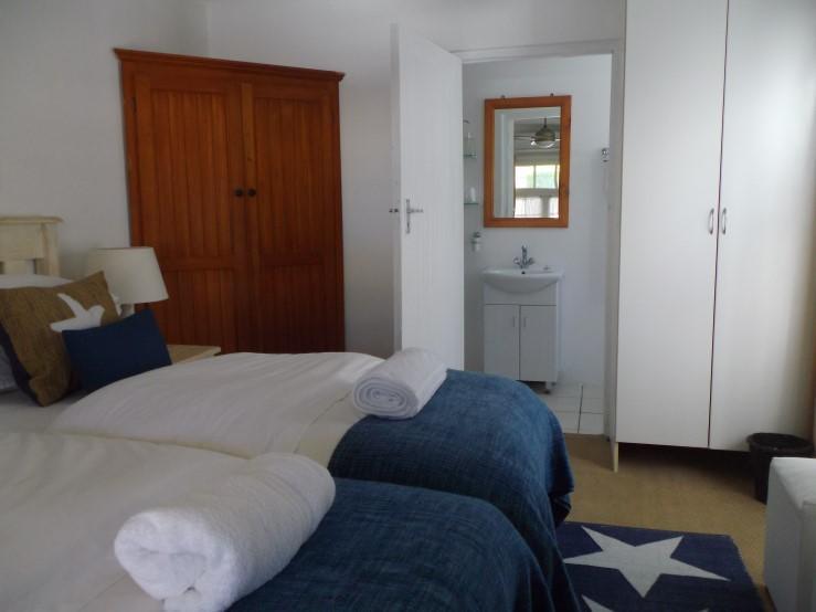 Breeze Inn Guesthouse Kiddʼs Beach Exteriör bild